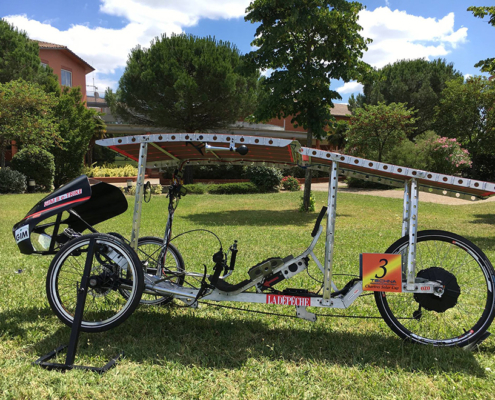 Trike expérimental électrique solaire, moteur roue arrière